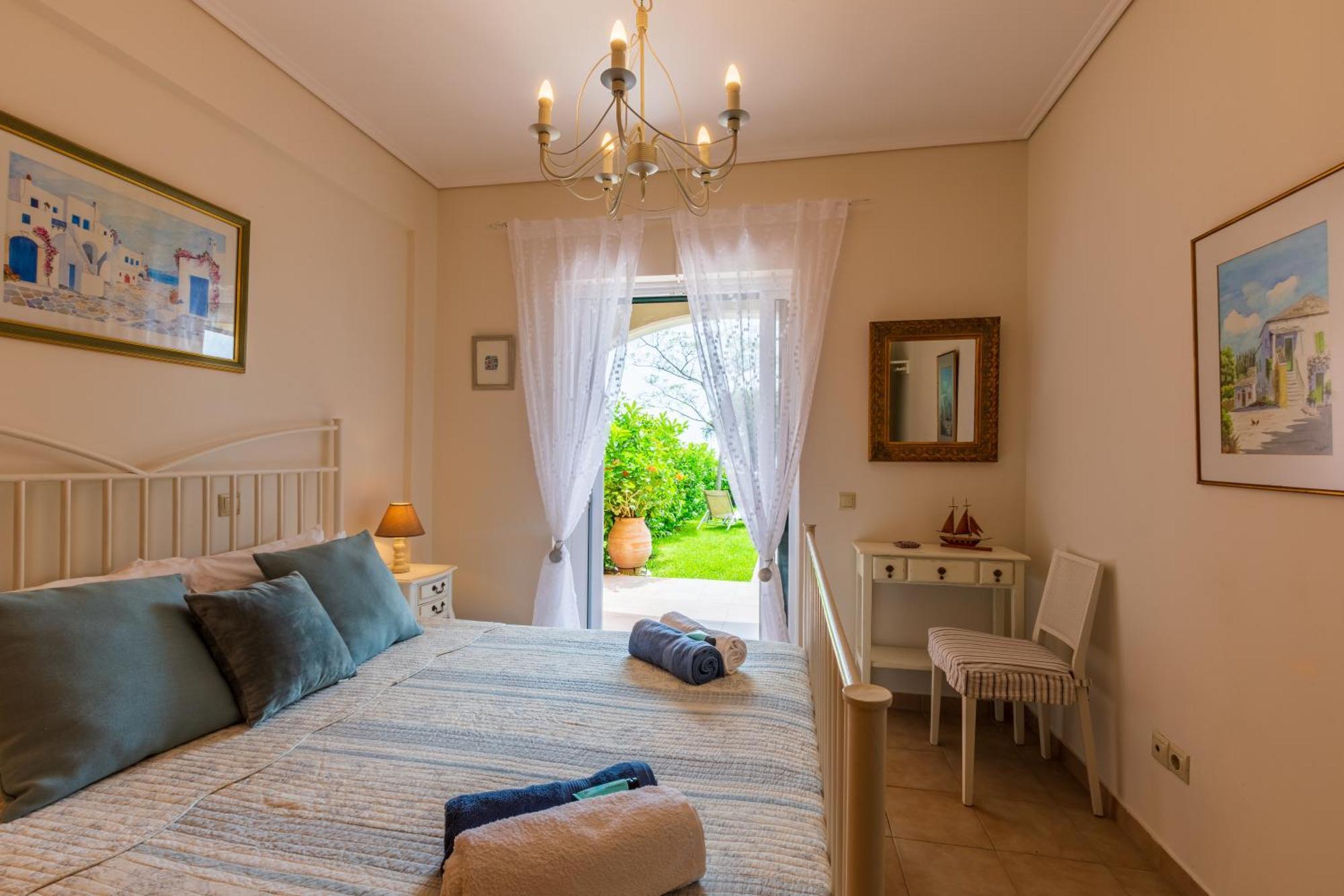 Barbati Seafront Luxury Suites Εξωτερικό φωτογραφία