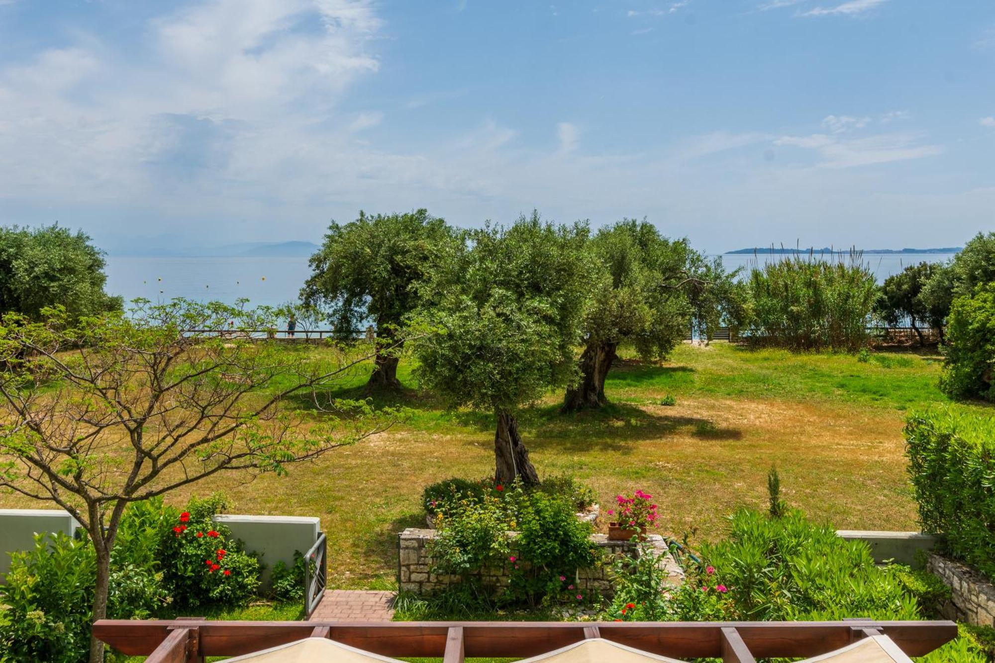 Barbati Seafront Luxury Suites Εξωτερικό φωτογραφία