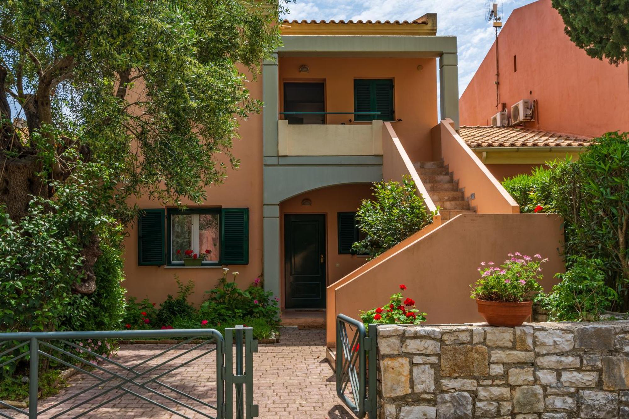 Barbati Seafront Luxury Suites Εξωτερικό φωτογραφία