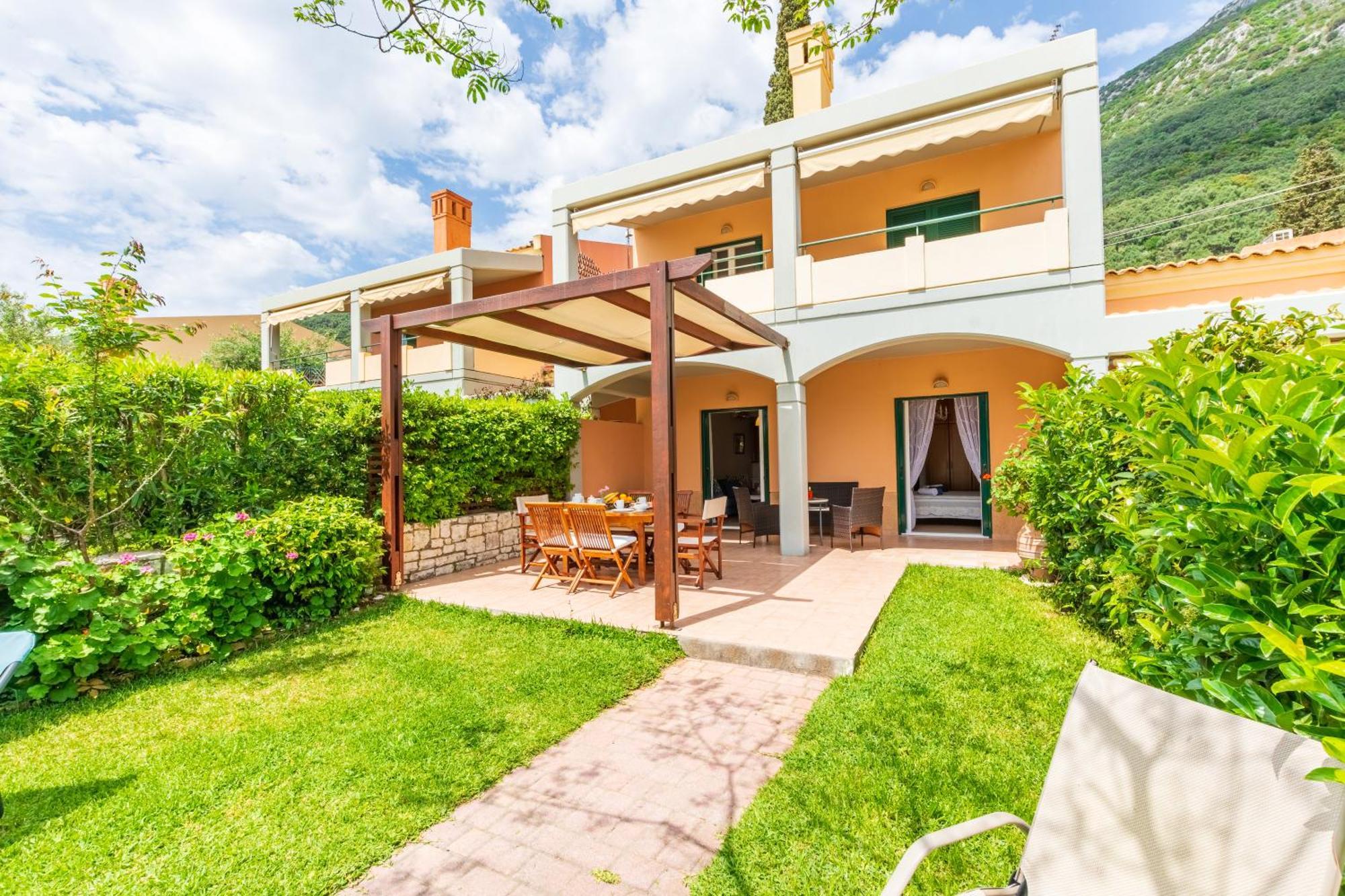 Barbati Seafront Luxury Suites Εξωτερικό φωτογραφία